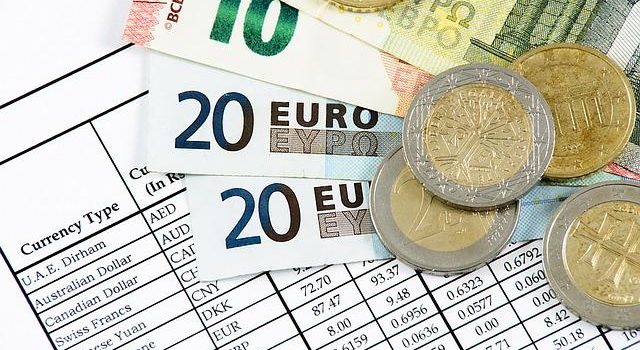 Особенности курса валют: евро и американский доллар